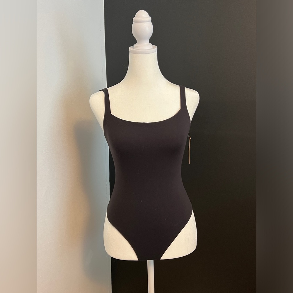 SKIMS Fits Everybody - Square neck bodysuit